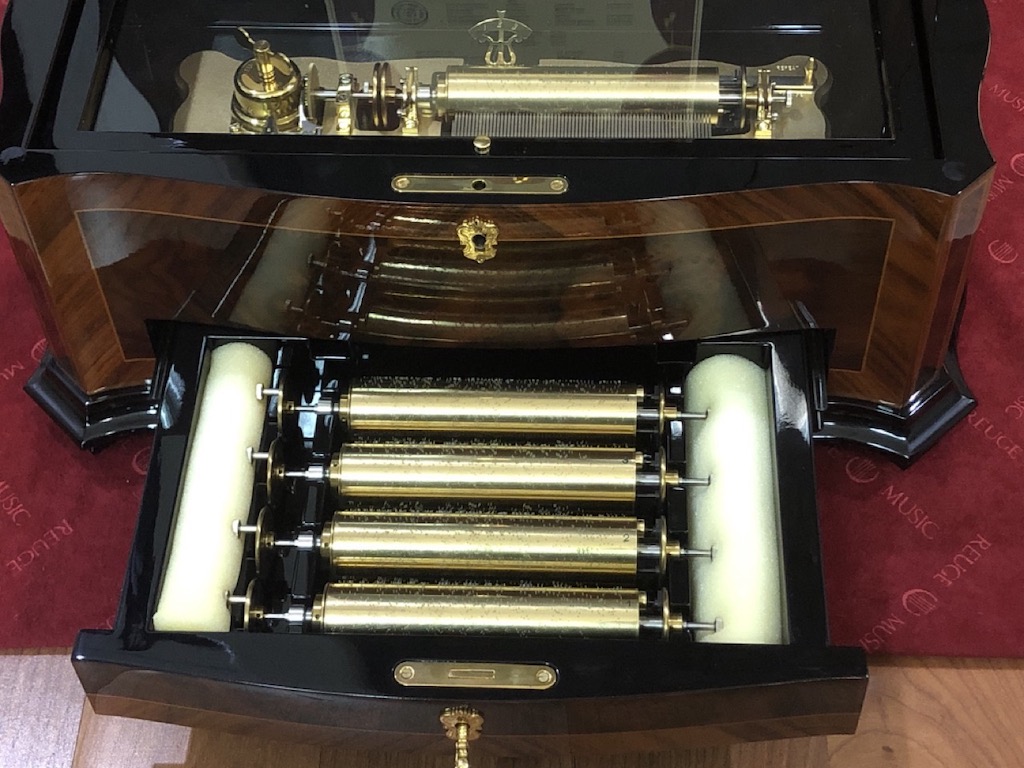 Reuge Music Box Company Masterpiece 72 Note Interchangeable 5 Movement, 15 Tune Crescendo/Dolce Vita Music Box