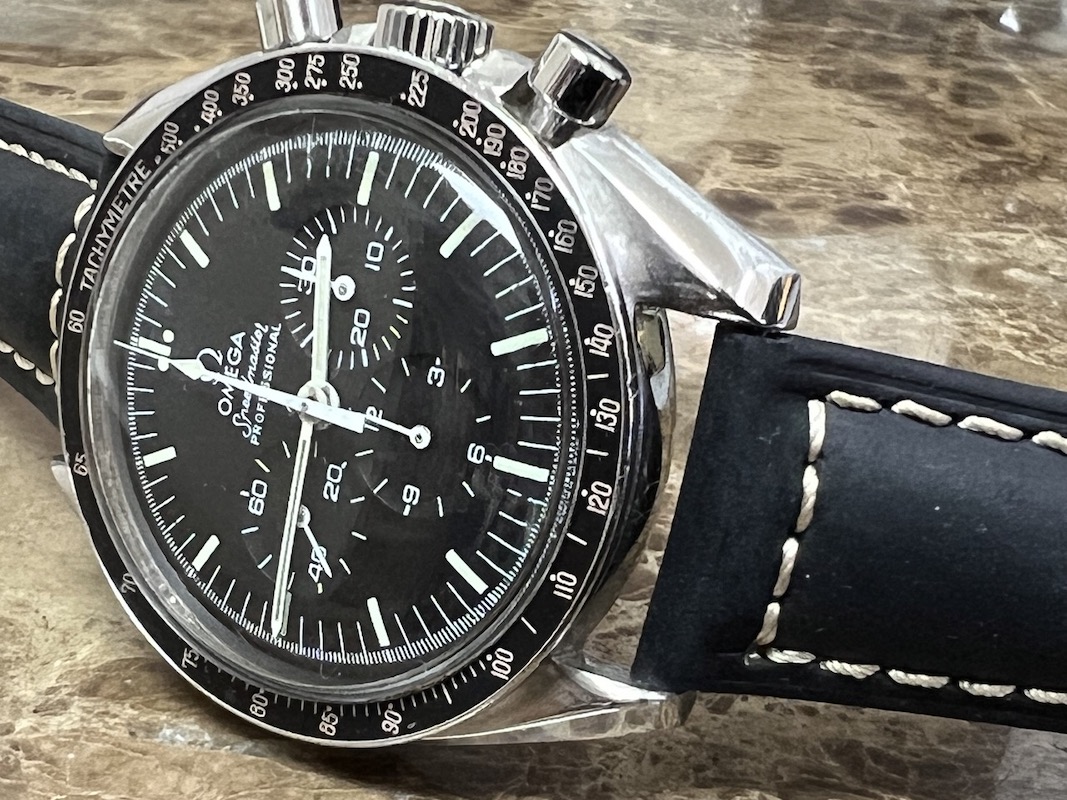 Omega Speedmaster Chronograph Professional Caliber 861 42mm Hesalite Vintage Year 1976 Speedy 145022-76 ST