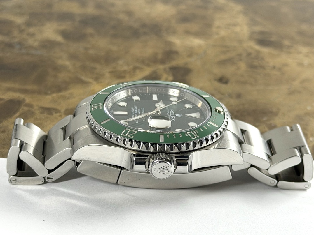 Rolex Submariner with Date HULK Green Dial and Bezel 40mm Automatic with Easy Glide Bracelet 116610LV Box Papers Card