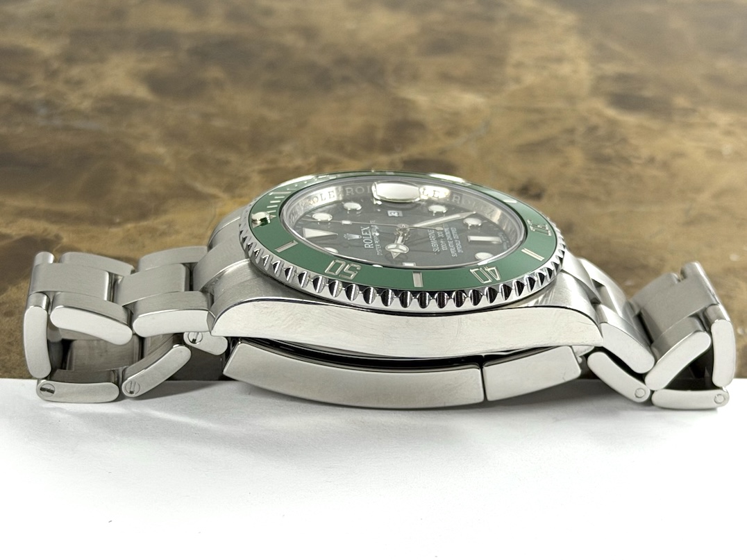 Rolex Submariner with Date HULK Green Dial and Bezel 40mm Automatic with Easy Glide Bracelet 116610LV Box Papers Card