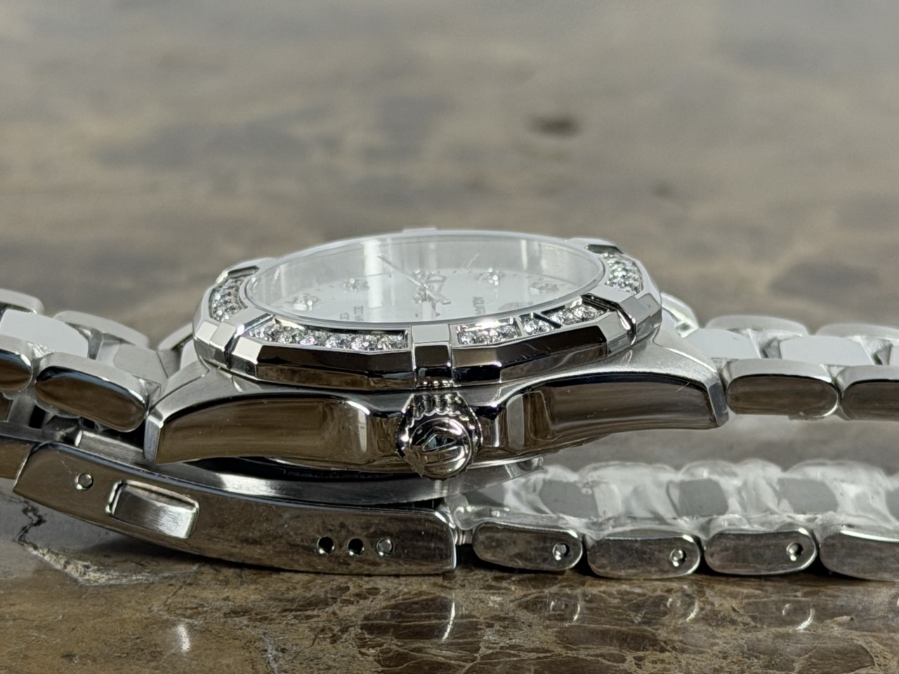TAG Heuer Aquaracer Quartz 32mm Steel with Diamond Bezel and Mother of Pearl Diamond Dial Box Papers Cards WBD1315.BA0740