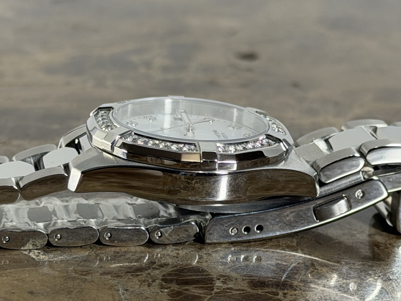 TAG Heuer Aquaracer Quartz 32mm Steel with Diamond Bezel and Mother of Pearl Diamond Dial Box Papers Cards WBD1315.BA0740