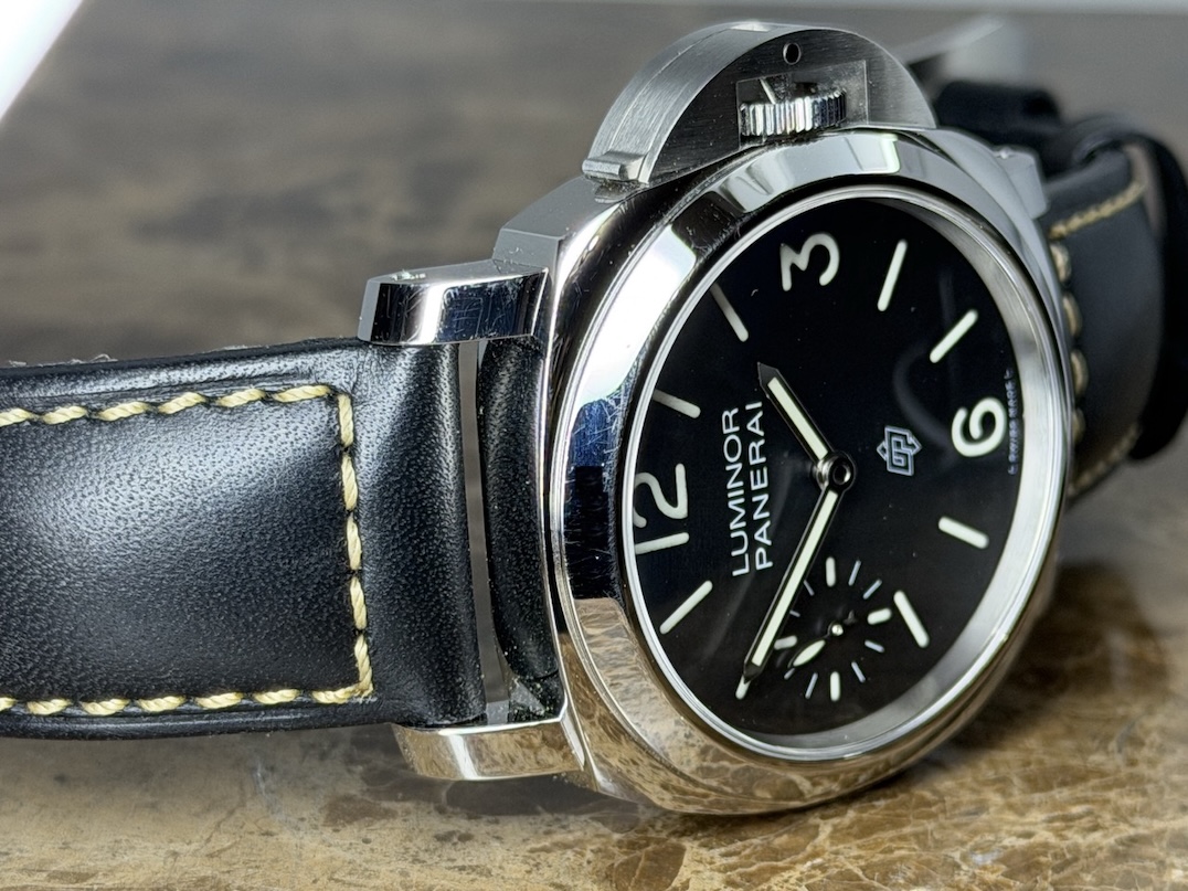 Panerai Luminor Logo PAM01084 44mm Mechanical Wind Black Dial with Logo Box Papers Card Year 2025