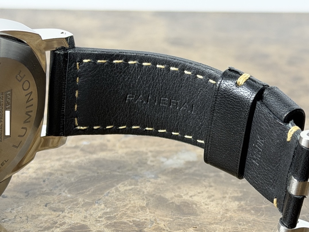 Panerai Luminor Logo PAM01084 44mm Mechanical Wind Black Dial with Logo Box Papers Card Year 2025