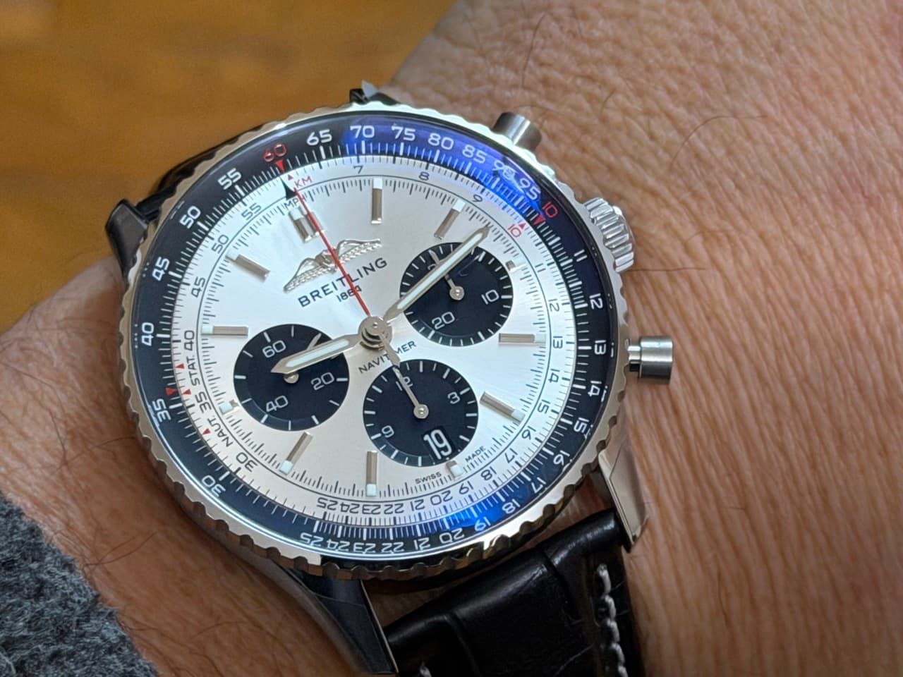 BREITLING Navitimer B01 Chronograph 43 Automatic Silver Black with Box Papers Card AB0138241G1P1 Never Worn