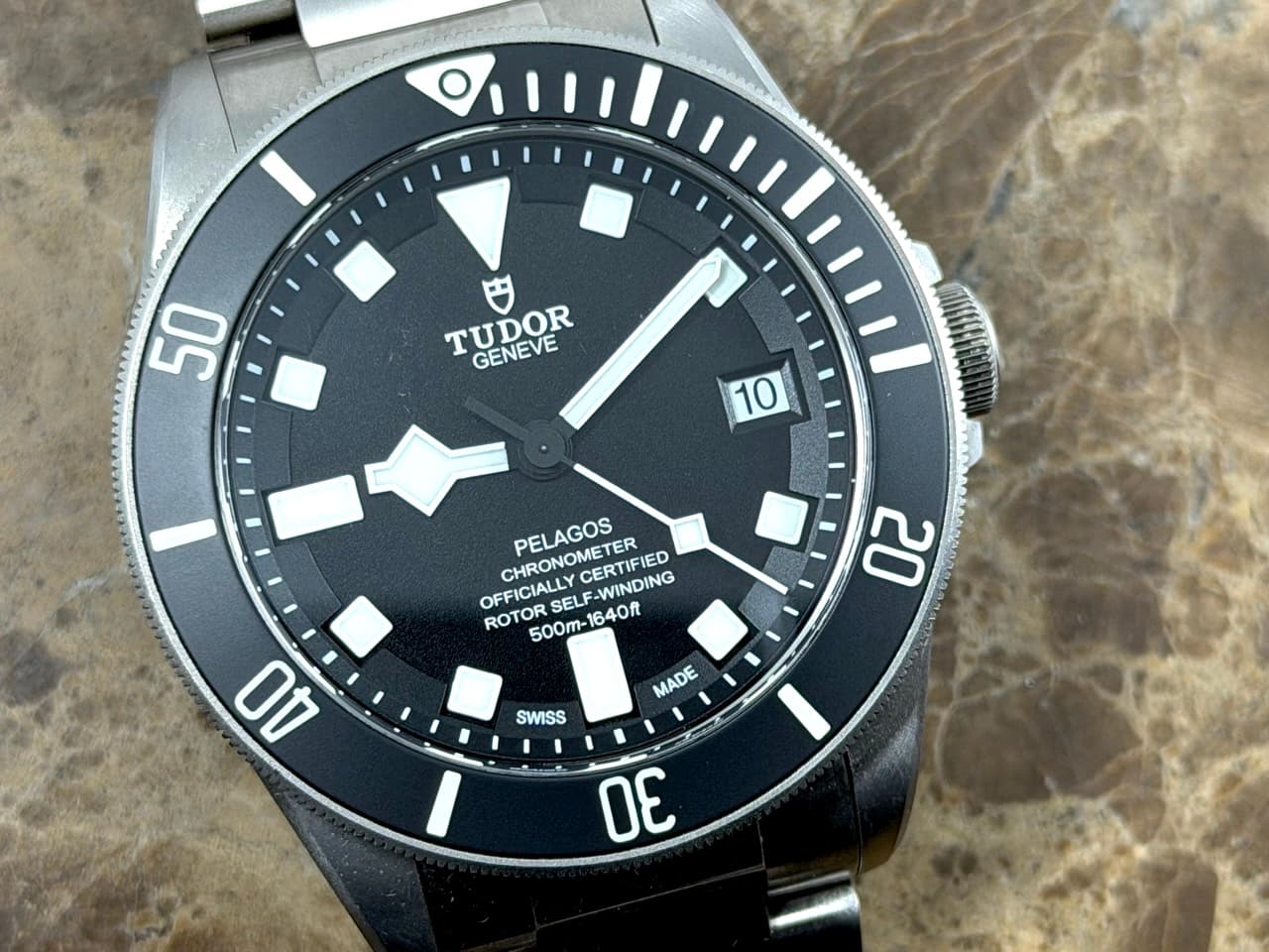 Tudor Pelagos Black Dial Titanium 42mm Automatic 500M 25600TN Box papers warranty card