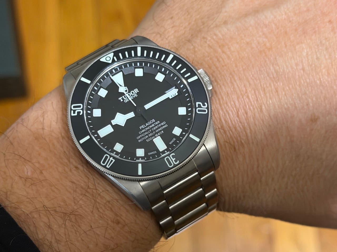 Tudor Pelagos Black Dial Titanium 42mm Automatic 500M 25600TN Box papers warranty card