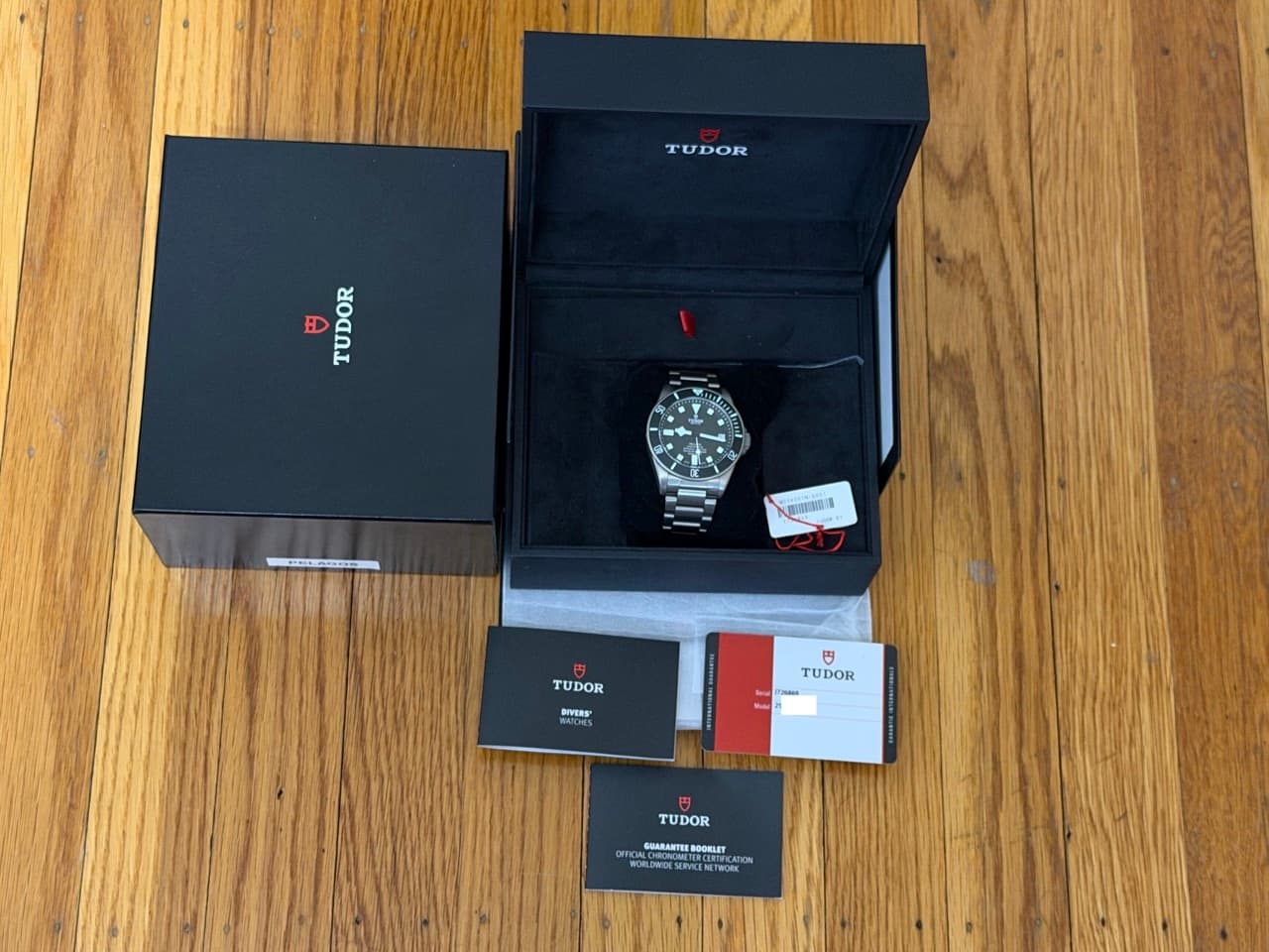 Tudor Pelagos Black Dial Titanium 42mm Automatic 500M 25600TN Box papers warranty card