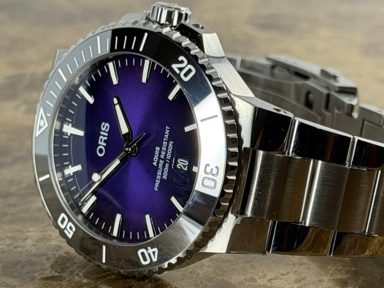 Oris Aquis Date TASTE OF SUMMER 43.5mm Automatic Purple Dial with Box papers card 01 733 7789 4158 - Image 4