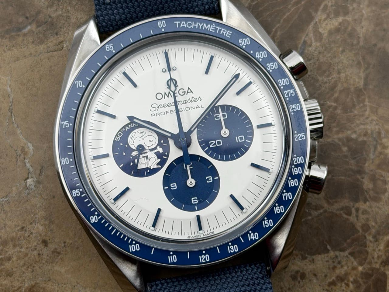 Omega Speedmaster SNOOPY 42mm Manual Wind Anniversary Limited Edition Box Papers Cards Year 2024