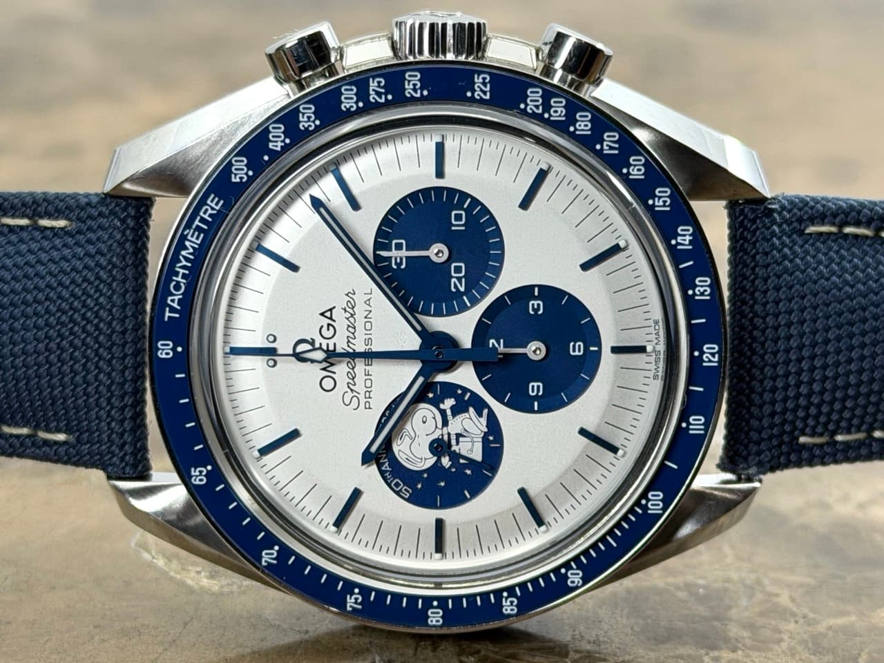 Omega Speedmaster SNOOPY 42mm Manual Wind Anniversary Limited Edition Box Papers Cards Year 2024 - Image 2