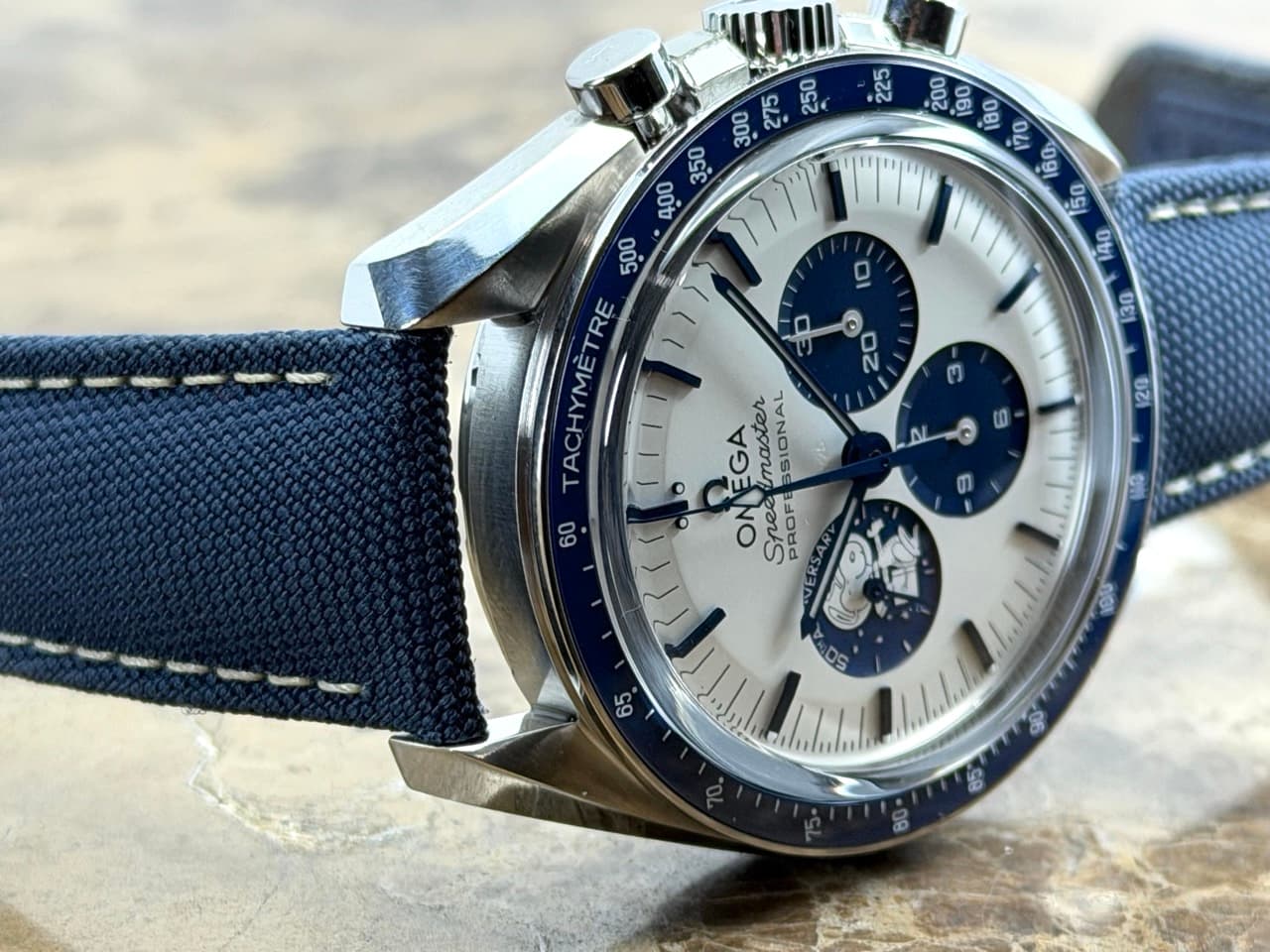 Omega Speedmaster SNOOPY 42mm Manual Wind Anniversary Limited Edition Box Papers Cards Year 2024 - Image 3