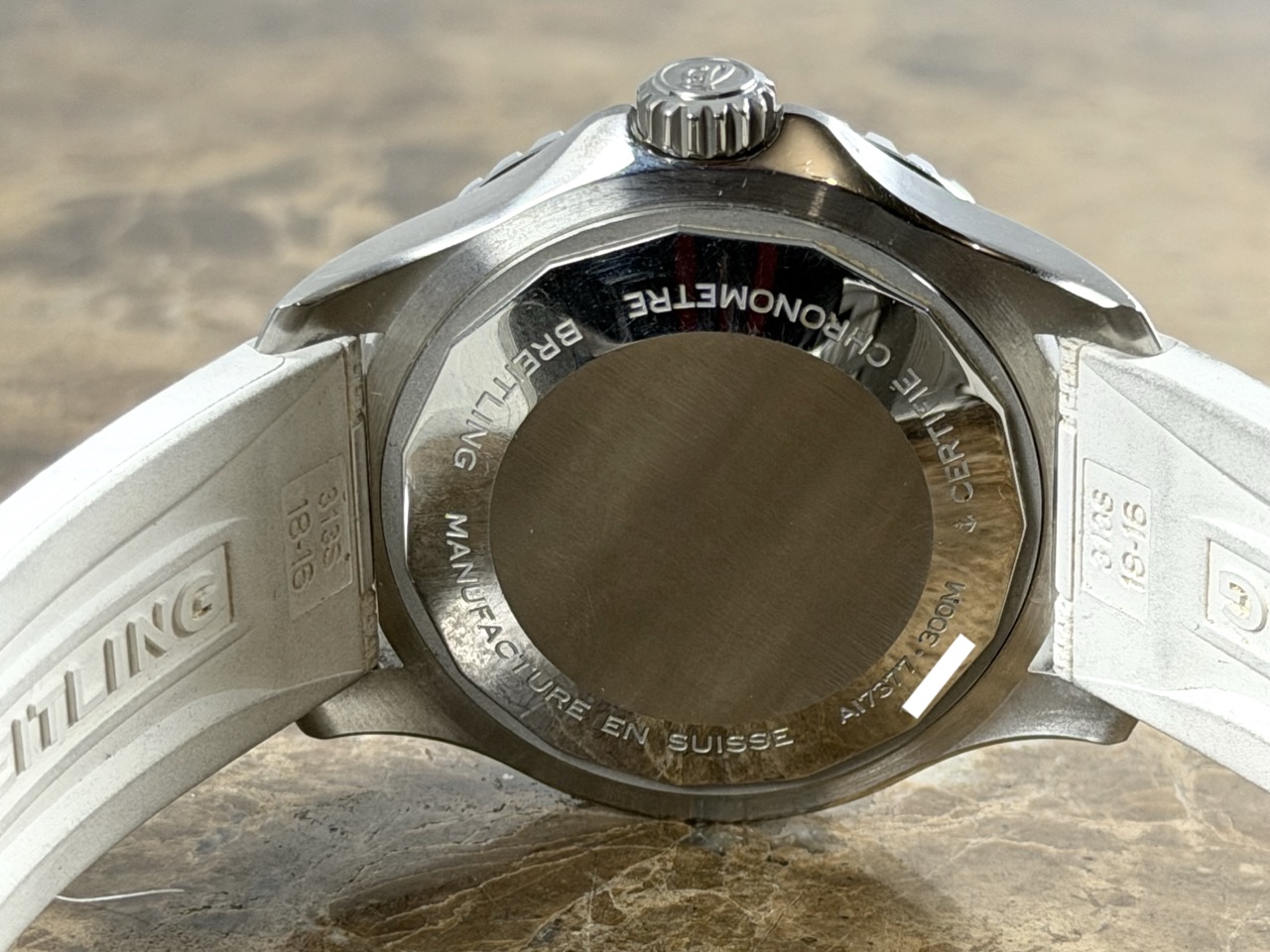 Breitling SuperOcean 36 Automatic White Dial on a Rubber Dive strap with Breitling Box Papers A17377211A1S1 - Image 5
