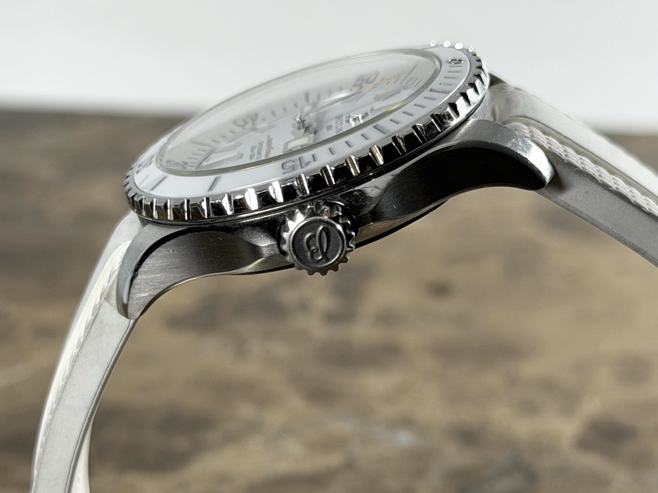 Breitling SuperOcean 36 Automatic White Dial on a Rubber Dive strap with Breitling Box Papers A17377211A1S1 - Image 8