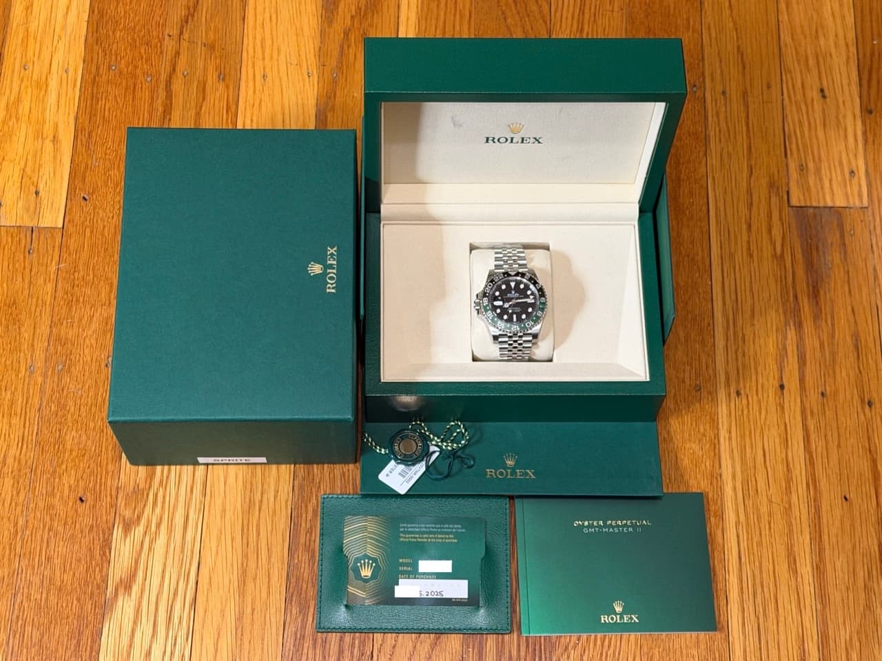 Rolex GMT MASTER II Sprite 40mm Black Green Bezel Jubilee LEFT HANDED 126720VTNR with Box and Papers Year 2025 - Image 12