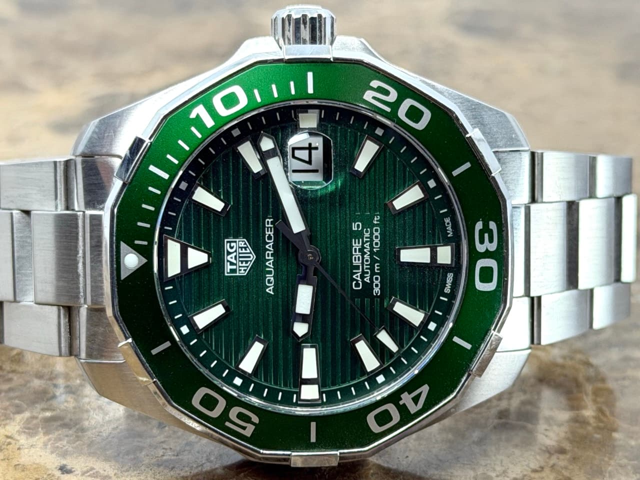 Tag Heuer Aquaracer Caliber 5 Green Dial Bezel Hulk 300M / 1000ft WAY201S-0 Box Papers Card - Image 2