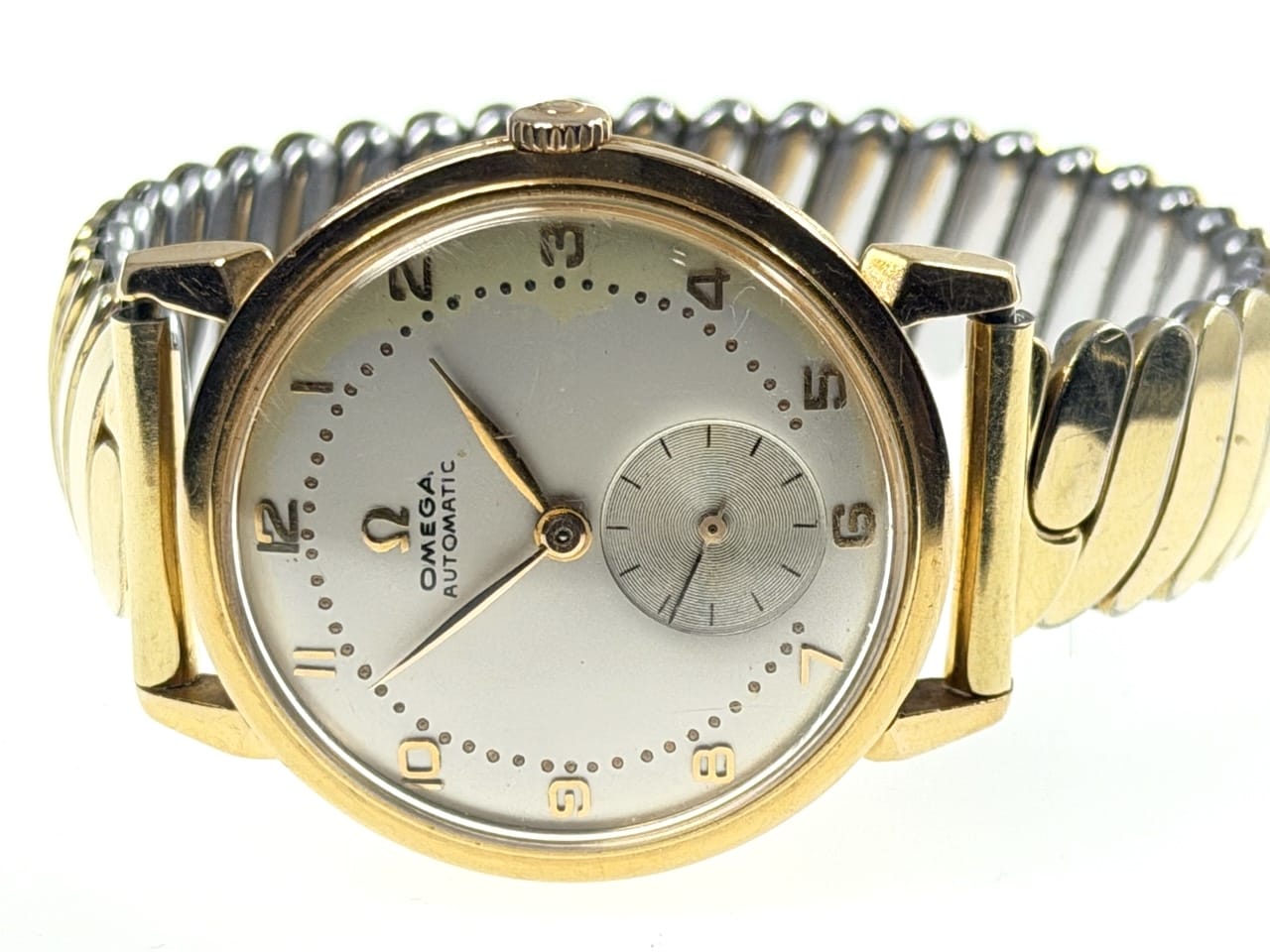 Omega Automatic Vintage 18k Yellow Gold with Giant Subdial 34mm Automatic Bumper and Classic Stretch Bracelet Vintage Mid Century model 2709 - Image 2