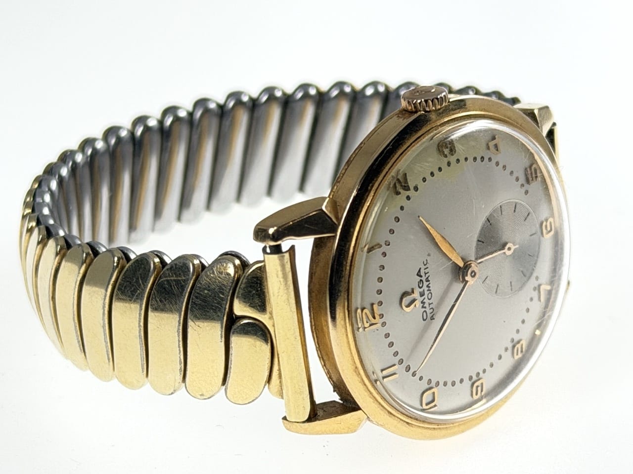 Omega Automatic Vintage 18k Yellow Gold with Giant Subdial 34mm Automatic Bumper and Classic Stretch Bracelet Vintage Mid Century model 2709 - Image 3