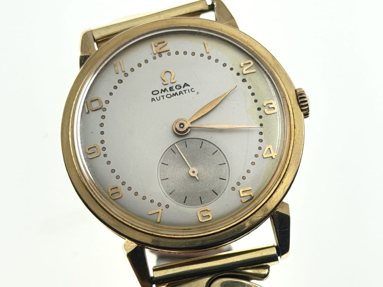Omega Automatic Vintage 18k Yellow Gold with Giant Subdial 34mm Automatic Bumper and Classic Stretch Bracelet Vintage Mid Century model 2709