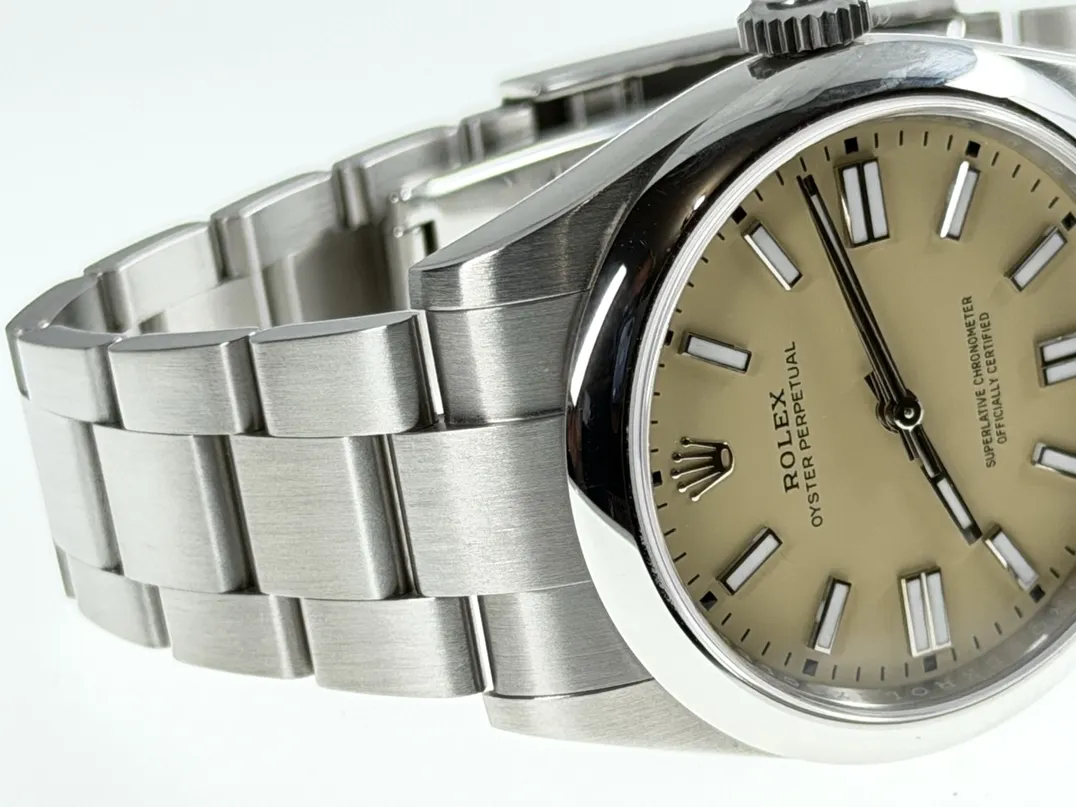 Rolex Oyster Perpetual 41 with Beige Dial model 134300 Box Papers Card Year 2025