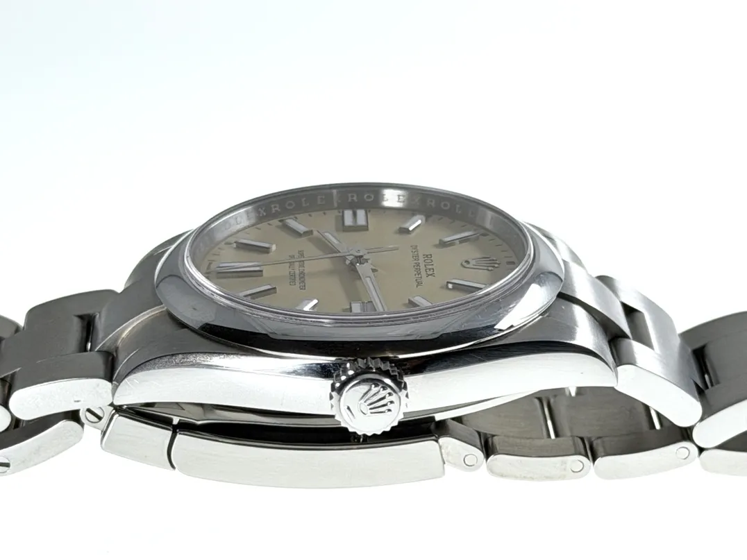 Rolex Oyster Perpetual 41 with Beige Dial model 134300 Box Papers Card Year 2025